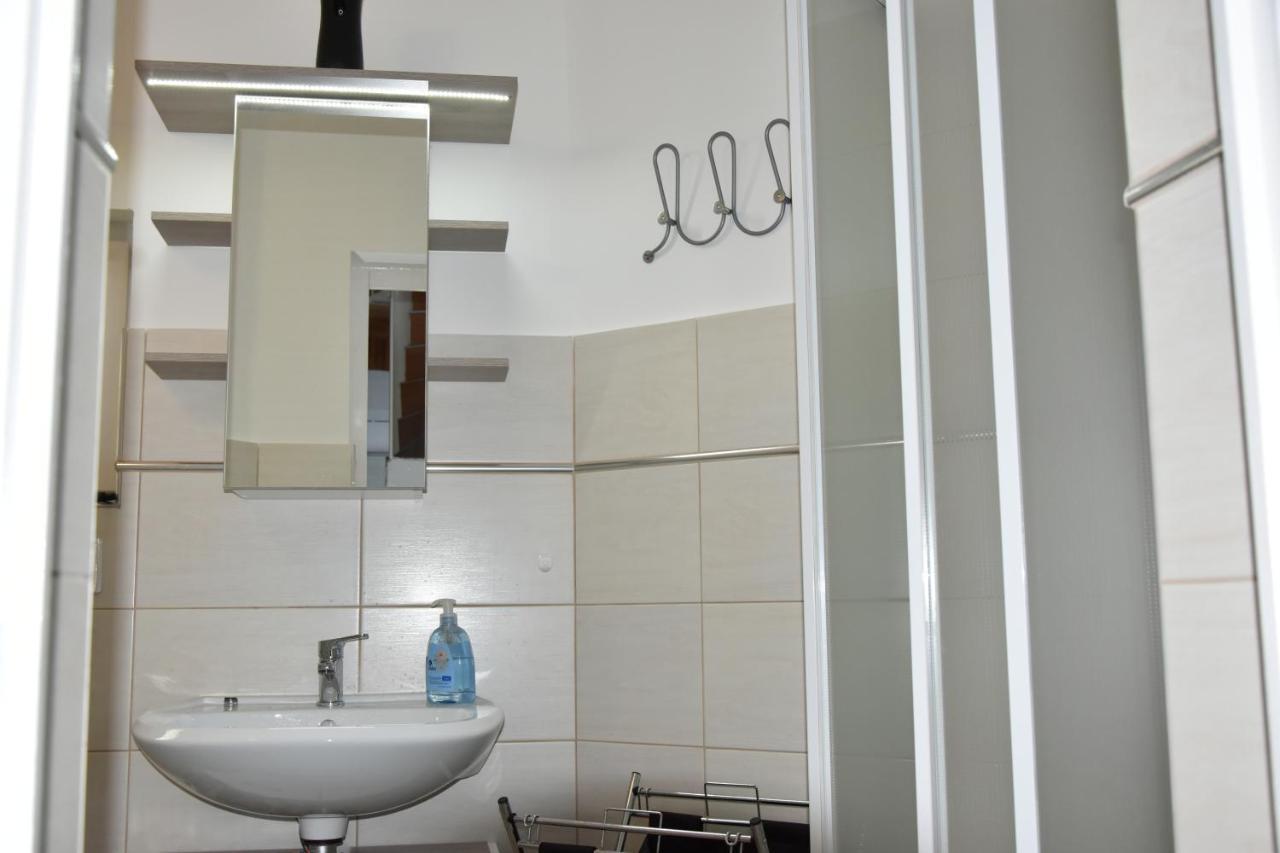 CSEVI Apartmanház Mezőkövesd Exterior foto