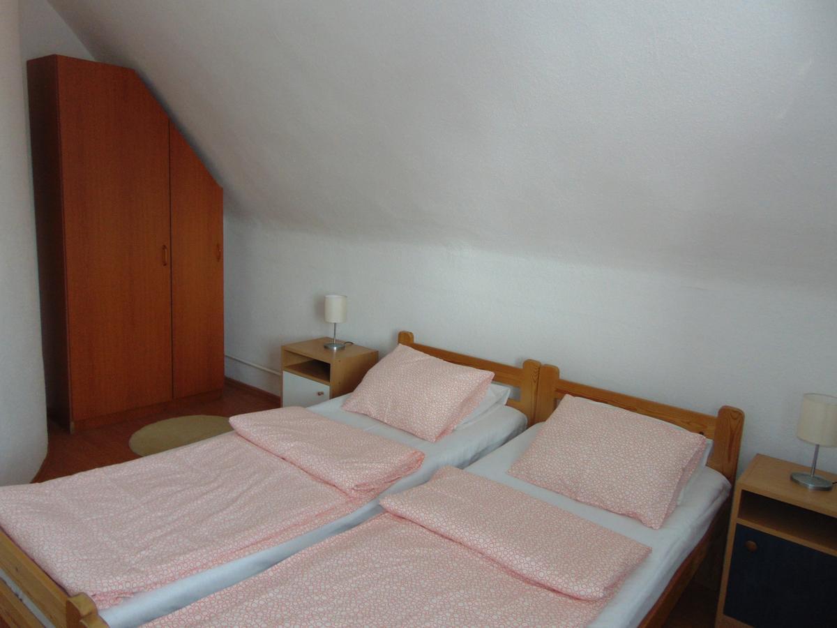 CSEVI Apartmanház Mezőkövesd Exterior foto