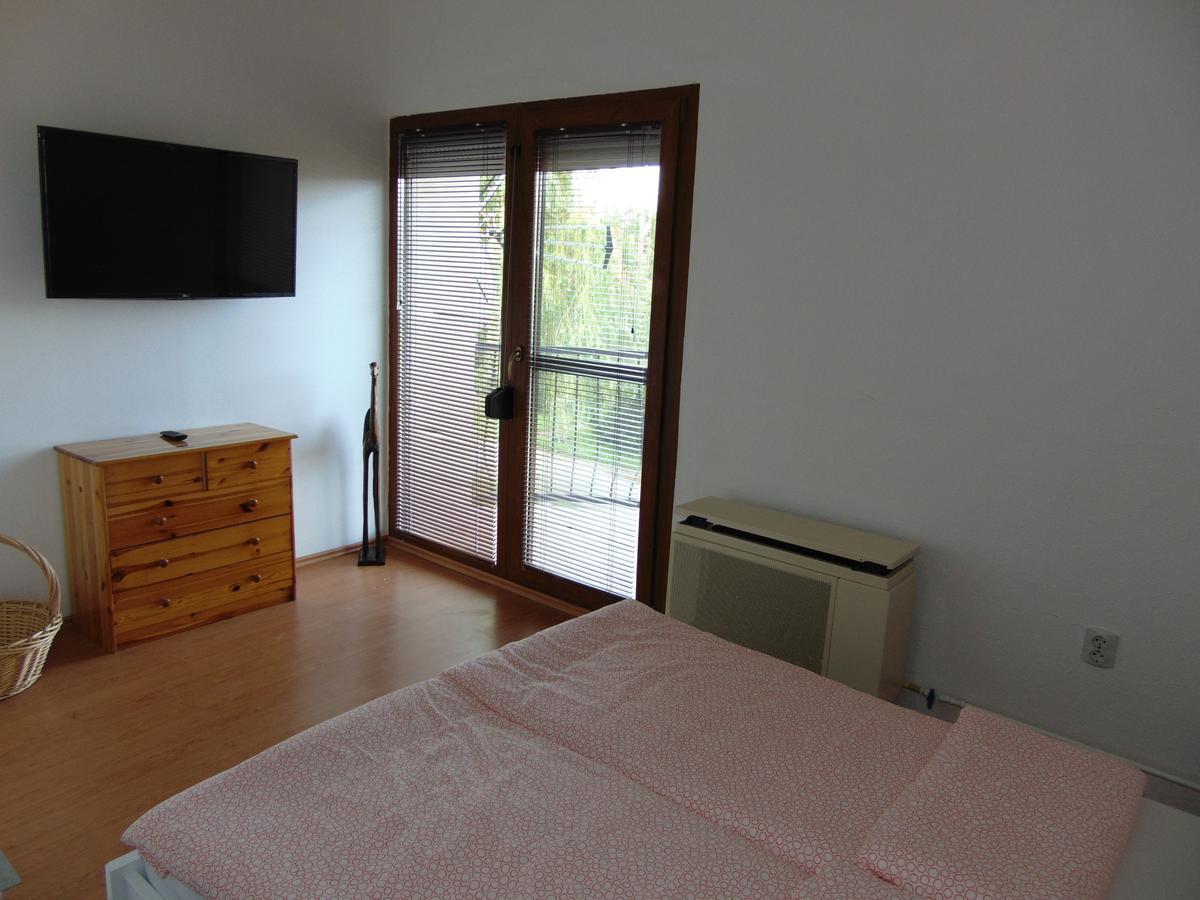 CSEVI Apartmanház Mezőkövesd Exterior foto