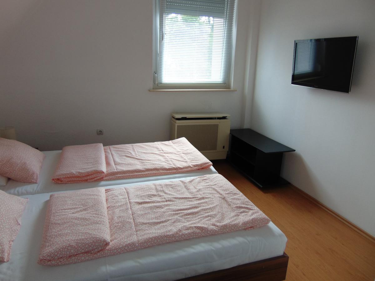 CSEVI Apartmanház Mezőkövesd Exterior foto